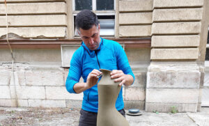 Savremena dela oblikovana starim grnčarskim zanatom: U Zlakusi, kod Užica, završena Međunarodna kolonija umetničke keramike 4