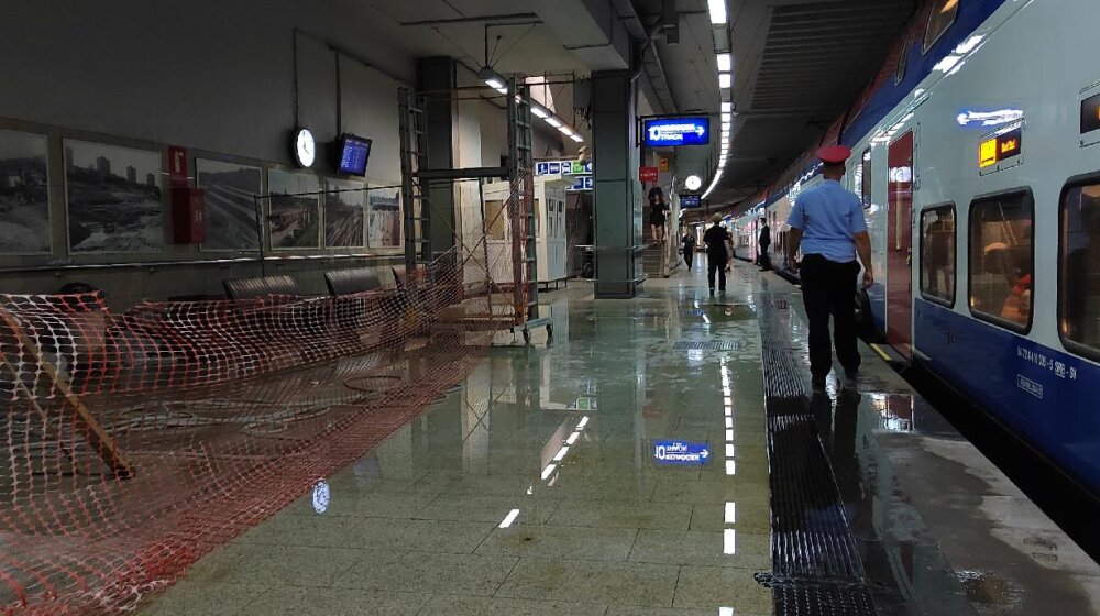 Železnička stanica "Beograd centar" u Prokopu ponovo prokišnjava (FOTO) 1