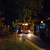 Stotine građana na ulici, došla i saobraćajna policija: Dva nepropisno parkirana vozila zaustavila sedam linija gradskog prevoza u Zemunu 6