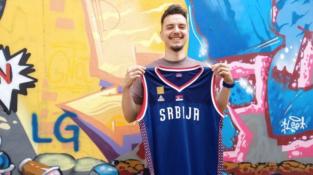 "Bogdan Bogdanović se prvi javio": Mogu li dresovi u kojima će „orlovi“ igrati na Mundobasketu da probude šampionski duh iz 2002? 1