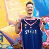 "Bogdan Bogdanović se prvi javio": Mogu li dresovi u kojima će „orlovi“ igrati na Mundobasketu da probude šampionski duh iz 2002? 9