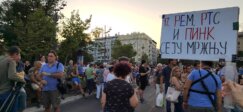 IMG_20230826_190821_b Protest "Srbija protiv nasilja" završio se ispred REM-a, odblokiran saobraćaj u centru Beogradu (VIDEO, FOTO) 8