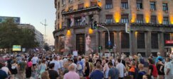 Protest "Srbija protiv nasilja" završio se ispred REM-a, odblokiran saobraćaj u centru Beogradu (VIDEO, FOTO) 12