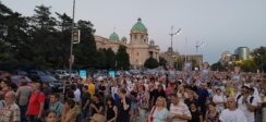Protest "Srbija protiv nasilja" završio se ispred REM-a, odblokiran saobraćaj u centru Beogradu (VIDEO, FOTO) 11