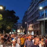 Protest "Srbija protiv nasilja" završio se ispred REM-a, odblokiran saobraćaj u centru Beogradu (VIDEO, FOTO) 4