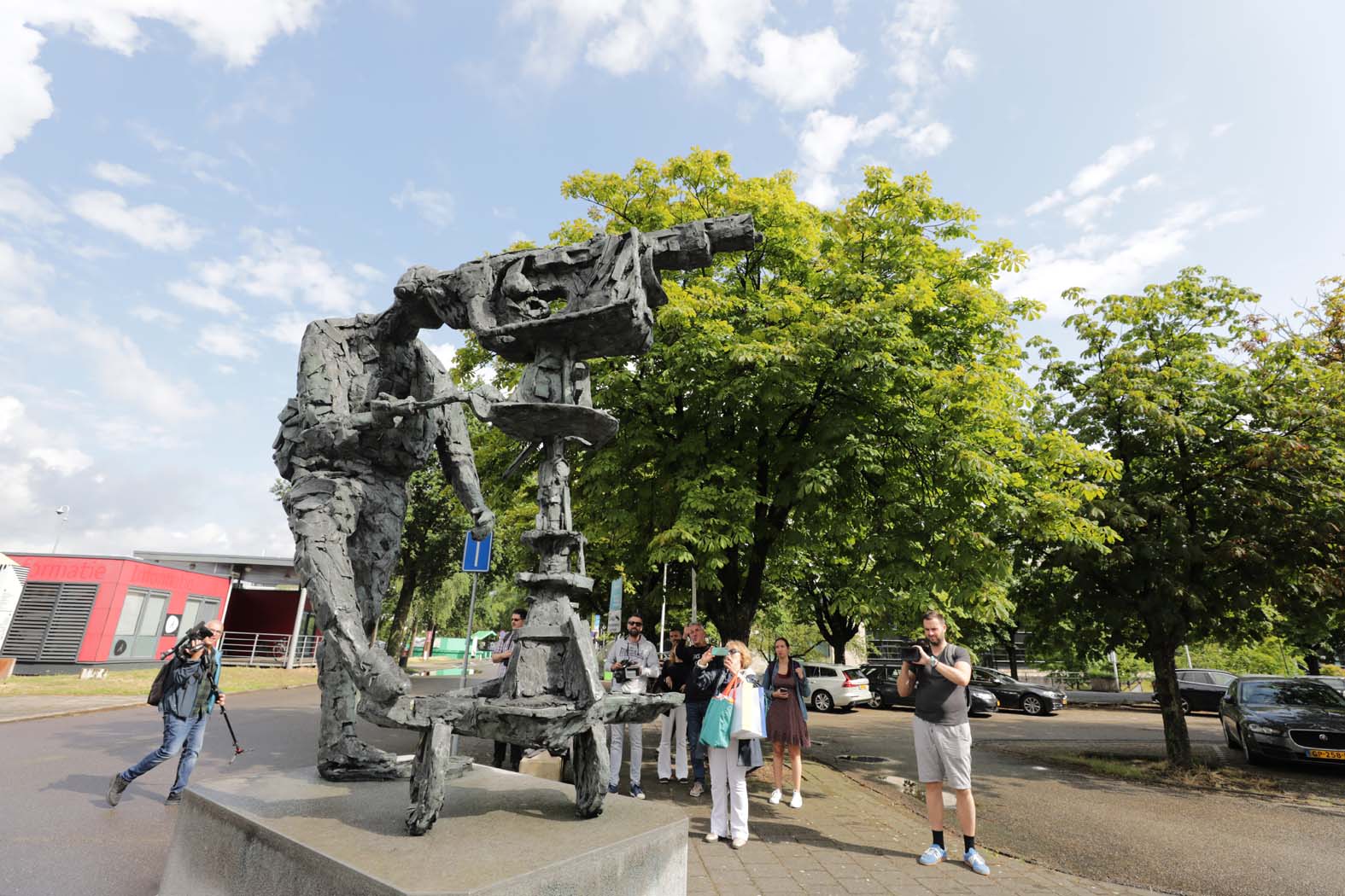 "Evropol, Interpol, juure naas...": Novinar Danasa u Holandiji, u poseti najsigurnijoj zgradi Evrope (FOTO) 4