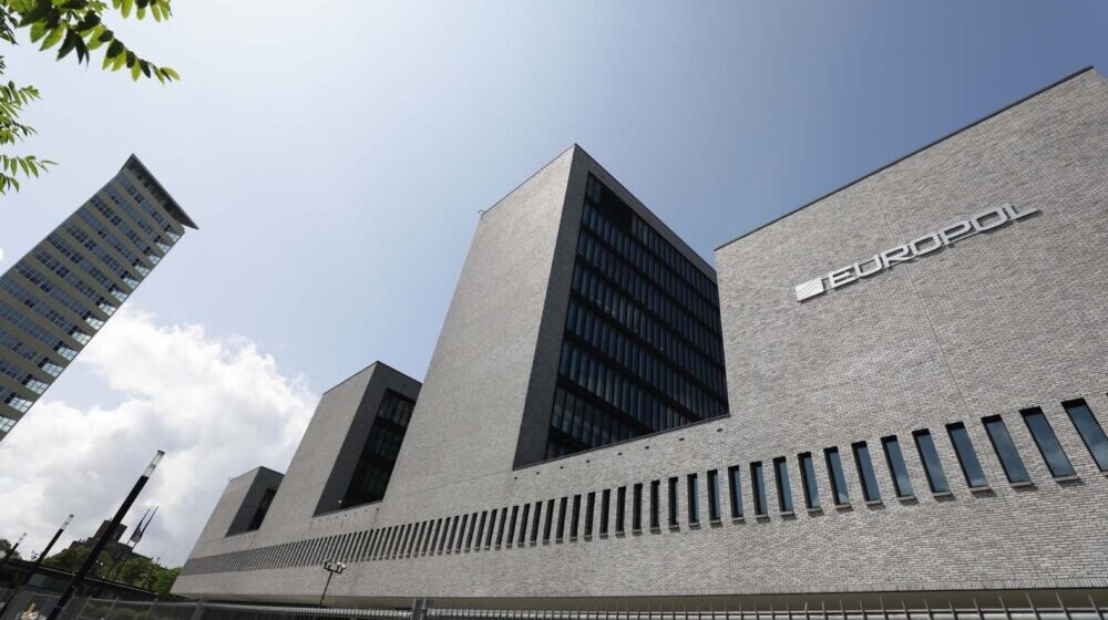 "Evropol, Interpol, juure naas...": Novinar Danasa u Holandiji, u poseti najsigurnijoj zgradi Evrope (FOTO) 1