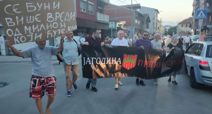 Jagodina pored velikog šefa i diktatora ima i manjeg, lokalnog: Biljana Stojković poručila na protestu 1