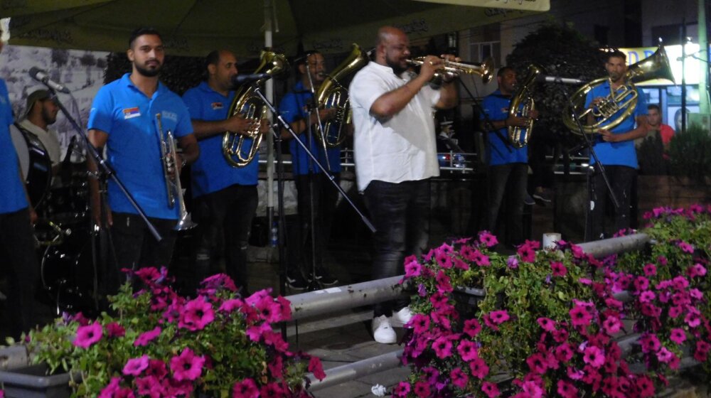 Kako je Vladičin Han dočekao pobednika 62. Sabora trubača u Guči (FOTO) 1