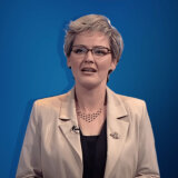 Prištinski đak "sasvim jednostavne biografije": Ko je Ardita Sinani, Kurtijeva savetnica kojoj je zabranjen ulaz na Kosovo? 7