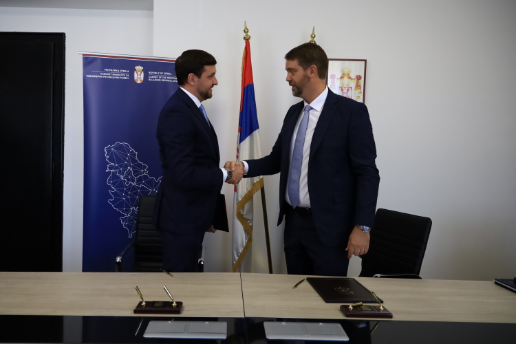 Ponovo pare iz budžeta za isti posao: GrO Zajedno Kragujevac povodom nove mašine za proizvodnju tartana 2 Ponovo pare iz budžeta za isti posao: GrO Zajedno Kragujevac povodom nove mašine za proizvodnju tartana 2