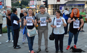 Sa protesta „Užice protiv nasilja“: Podrška inspektorima Mitiću i Milenkoviću (FOTO, VIDEO) 5 Sa protesta „Užice protiv nasilja“: Podrška inspektorima Mitiću i Milenkoviću (FOTO, VIDEO) 5