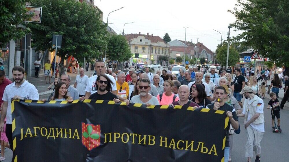 Ar zemlje po ceni četiri pakla cigareta: Protest protiv nasilja u Jagodini 1