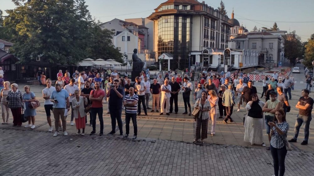 "Građani ćute jer su potpuno ubijeni": Protest Srbija protiv nasilja održan 11. put u Kragujevcu 1