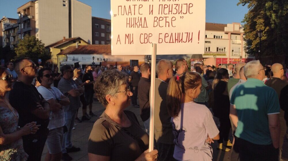 Očuvanje identiteta starog Kragujevca poruka večerašnjeg protesta Srbija protiv nasilja 1