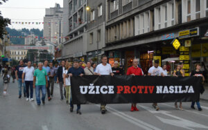Dr Željko Bacotić poručio sa protesta „Užice protiv nasilja“: Bez otpora režimu nema promena 2 Dr Željko Bacotić poručio sa protesta „Užice protiv nasilja“: Bez otpora režimu nema promena 2