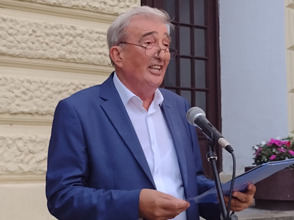 Vlast u Srbiji vrši desetogodišnju torturu nad našim zdravim razumom: Profesor Čedomir Čupić na protestu u Kragujevcu (FOTO) 2