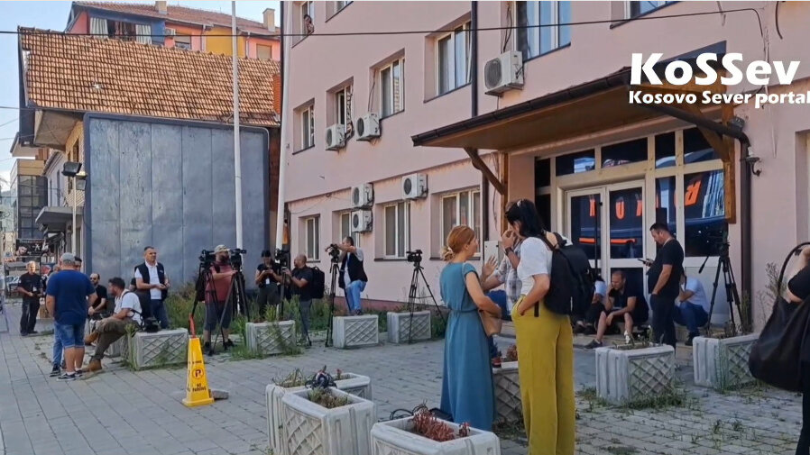 Gradonačelnik Severne Mitrovice odložio "oslobađanje" zgrada od srpskih institucija, izdat novi rok 1