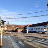 SSP: Banda sa fantomkama nasrnula na decu u školskom dvorištu u selu Rakovica, gde su bili pripadnici policije 2