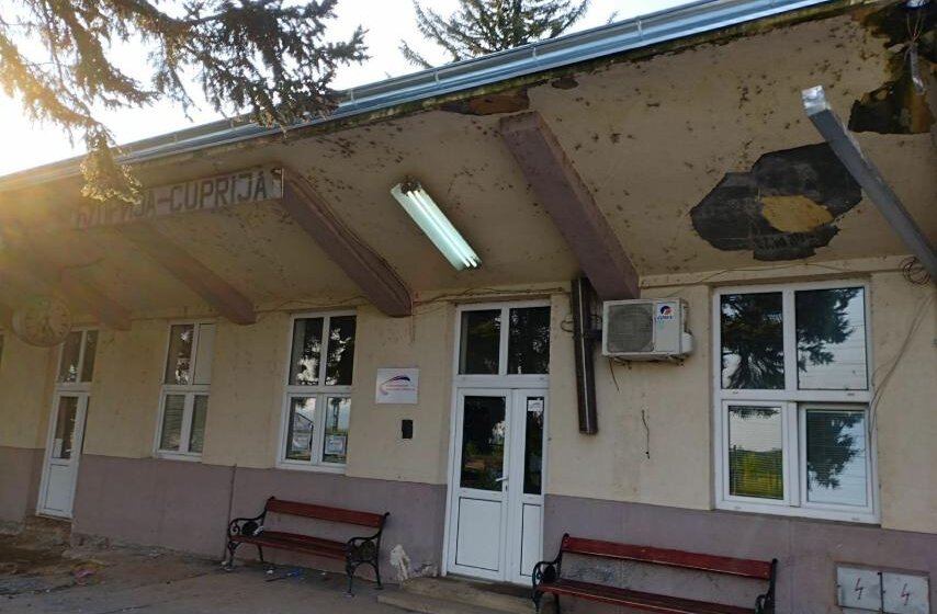 Zašto nije završena rekostrukcija železničke stanice u Ćupriji: Stranka slobode i pravde pita ministra Vesića (FOTO) 1