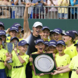 Još devet i po nedelja: Iga Švjontek za petama Martini Hingis 7