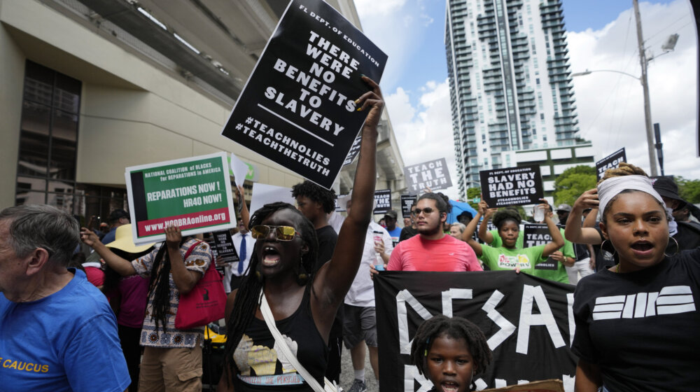 Demonstracije u SAD zbog novih smernica za nastavu - "ropstvo koristilo Afroamerikancima" 1