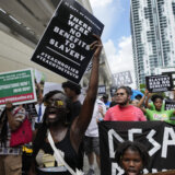 Demonstracije u SAD zbog novih smernica za nastavu - "ropstvo koristilo Afroamerikancima" 5