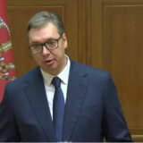 Vučić čestitao Dan srpskog jedinstva, slobode i nacionalne zastave 4