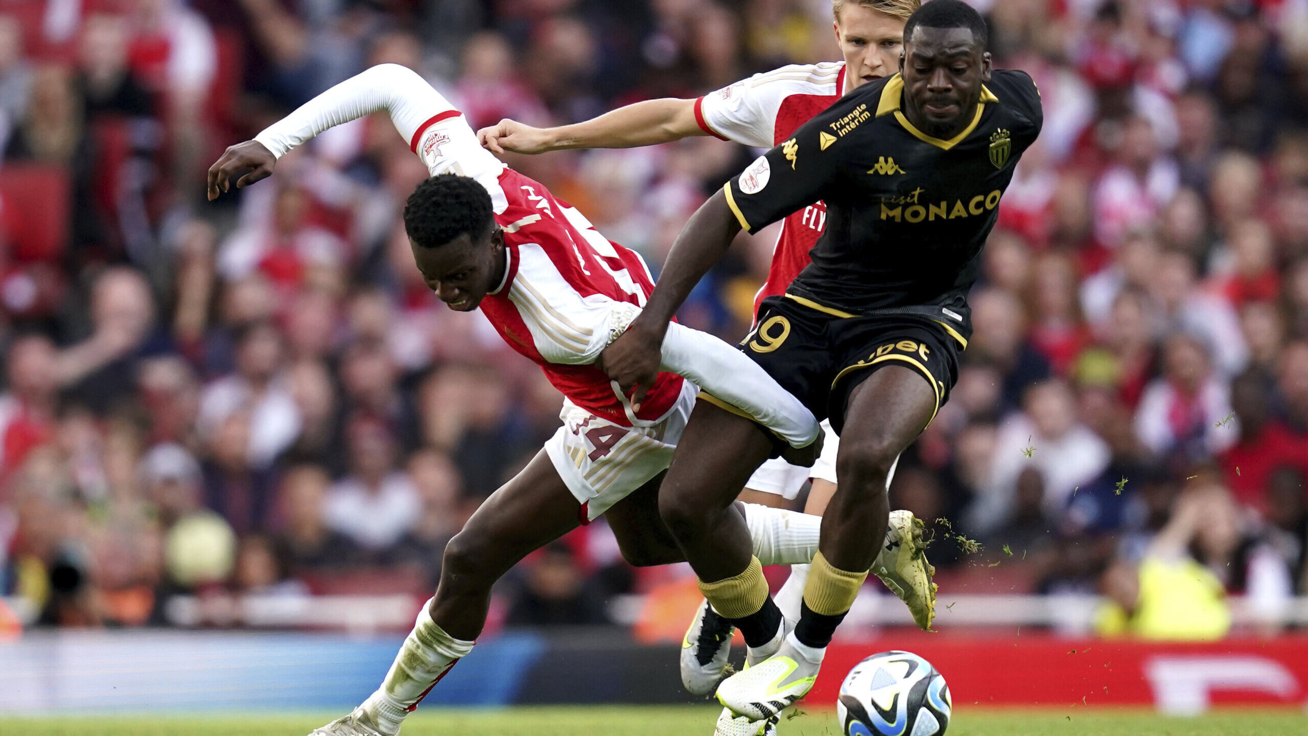 U znaku Vengera: Statua ispred "Emirata" i utakmica između njegovih "čeda" 2