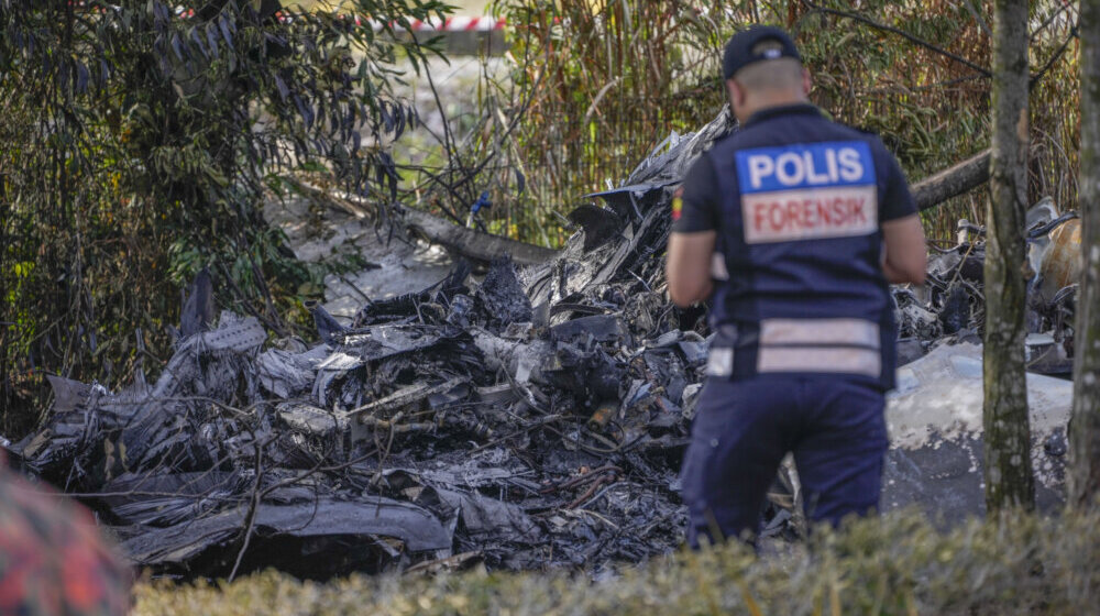 Srušio se mali avion u Maleziji, pronađeno je devet tela 1