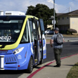 San Francisko dobio minibuse bez vozača posle proširenja usluge "robotaksija" 1