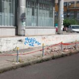 Sa zgrade nekadašnjeg Komiteta u Zaječaru opet se obrušio deo fasade 8