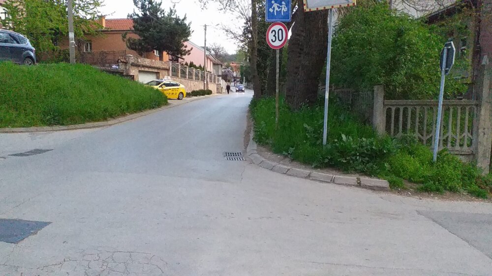 Blokada saobraćaja u nedelju u Kovanlučkoj ulici u Nišu zbog nezavršenih trotoara 1