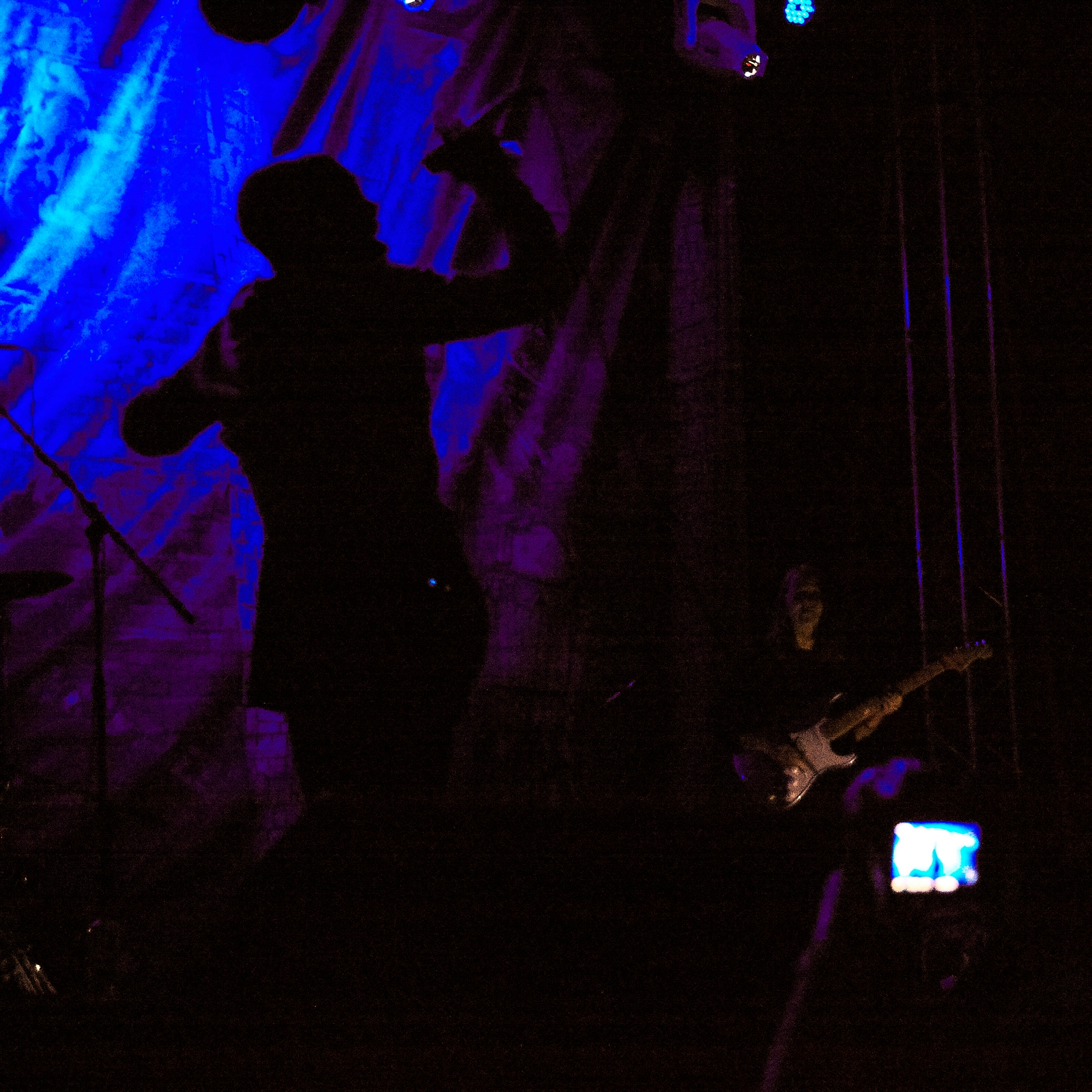 Zbog čega je poznati britanski muzičar Triki prekinuo nastup na Nišvilu? 2 Zbog čega je poznati britanski muzičar Triki prekinuo nastup na Nišvilu? 2