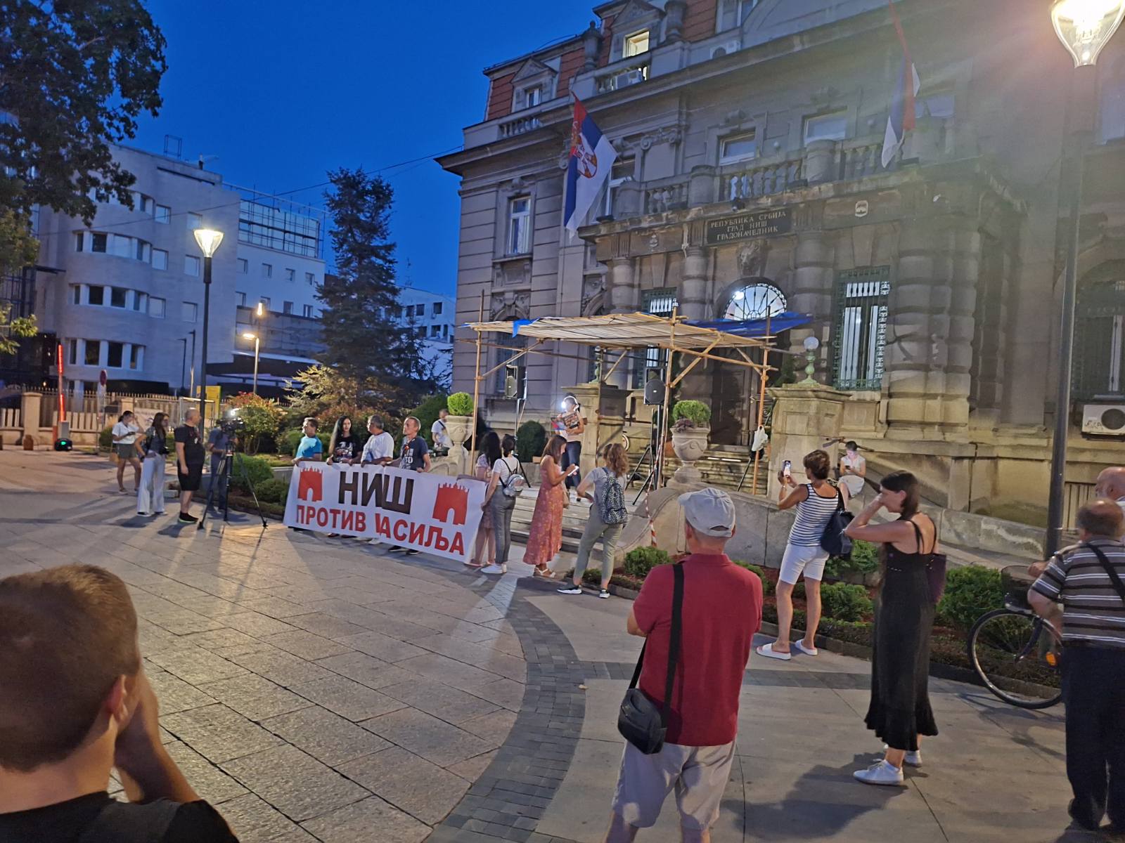 “U novu školsku godinu svi ulazimo sa strahom”: Deseti protest “Srbija protiv nasilja” u Nišu 2