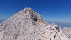 "Utisak je kao da se penjete po zidu": Planinari iz Niša, Beograda i Sofije uspešno izveli uspon na Triglav 4