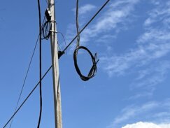"Gole žice" i pokidani kablovi pod naponom - da li će iko reagovati na opasan prizor sa Savskog keja (FOTO) (VIDEO) 17