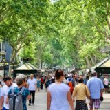 „Razgledanje 5 evra”: Vlasnik radnje se dosetio kako da udalji turiste koji neće ništa da kupe 12
