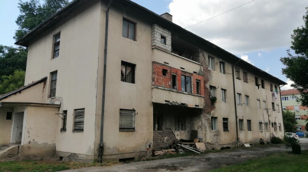 Pokret za preokret: Umesto rešavanja pitanja oštećenih zgrada u Kraljevu režim na opoziciju poslao interventnu policiju 1