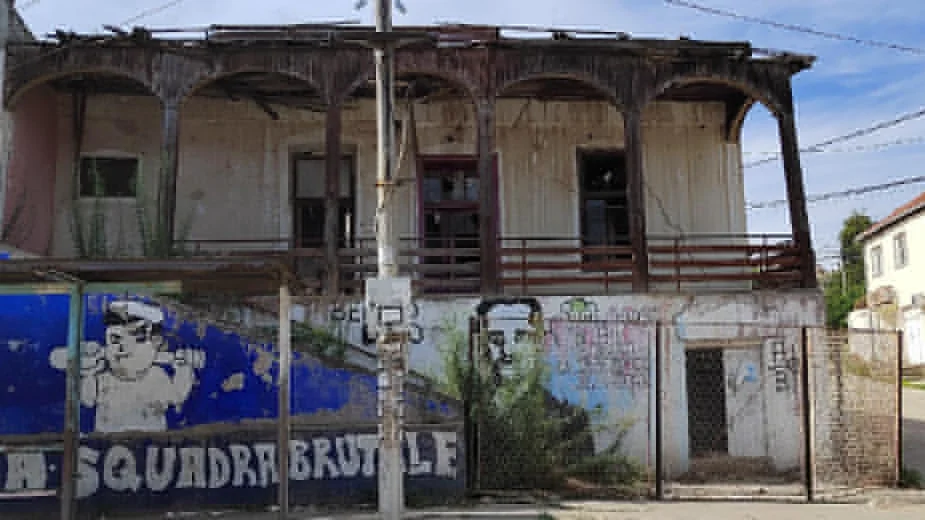 Urušila se Stara Mehana iz 19. veka: Ko "brine" o spomeniku kulture u Velikom Selu (FOTO) 1