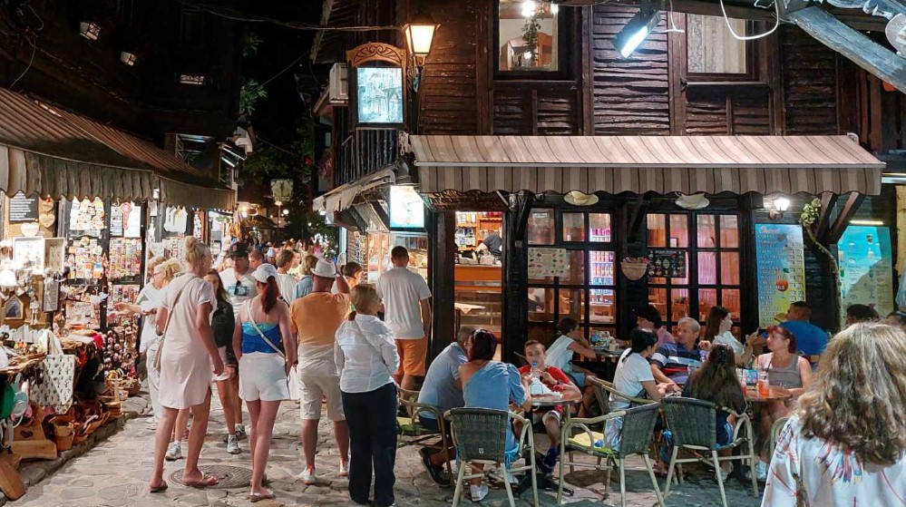 Nesebar - biser na Crnom moru: Kako je jul mesec komšije Bugare "vratio u realnost" kad je turizam u pitanju 9