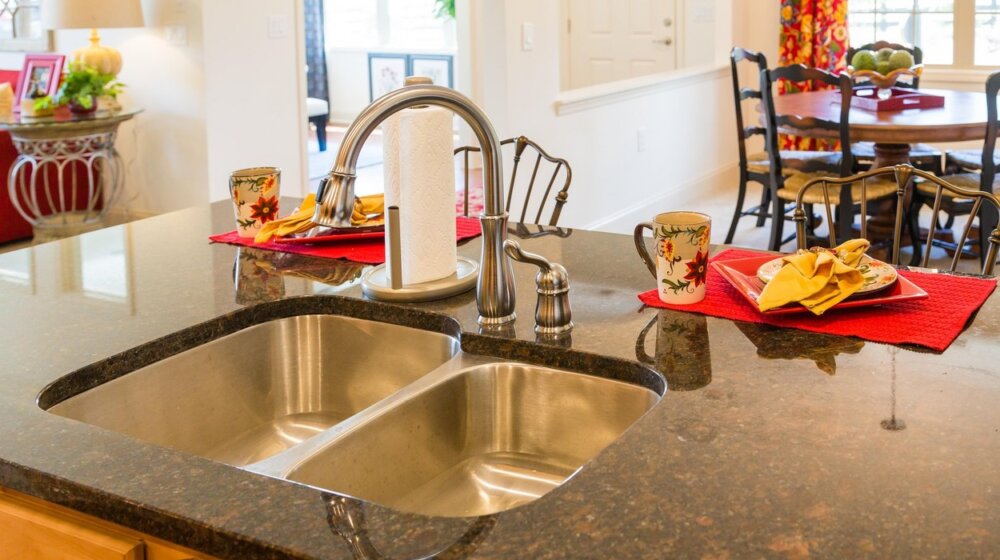 Trik za otpušavanje sudopere od par minuta sa sastojcima koje već imate u kuhinji 1