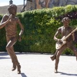 Mik Džeger i Kit Ričards dobili statue u Dartfordu 6