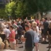 “Čuju se krici, vrištanje, a zatim udarac i dete koje pada": Očevici za Danas o incidentu u Gornjem Milanovcu kada je automobil uleteo među građane koji protestuju 2