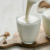 Pojedine grupe ljudi ne bi trebalo da konzumiraju kefir: Saznajte koje 2