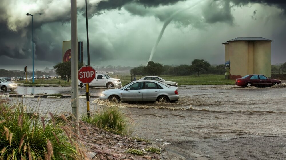 Poplave u Kaliforniji izazvala tropska oluja Hilari, otkazana nastava u školama u više okruga 1
