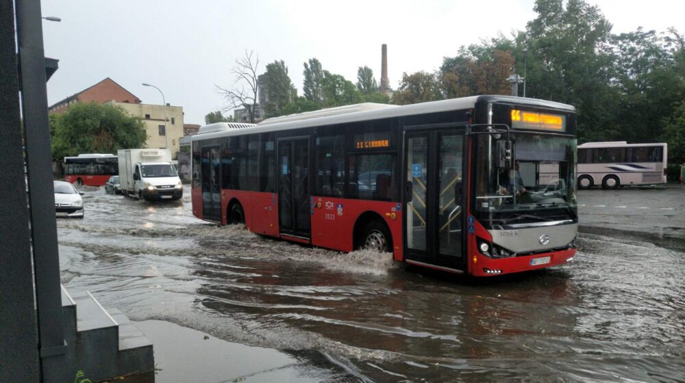 Velika količina kiše i jak vetar u Srbiji: U Beogradu ulice poplavljene (FOTO, VIDEO) 1