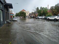 Velika količina kiše i jak vetar u Srbiji: U Beogradu ulice poplavljene (FOTO, VIDEO) 10