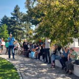 Pištaljke i zvuk policijske sirene: Protest podrške Milovanu Brkiću ispred zgrade Predsedništva (FOTO, VIDEO) 7