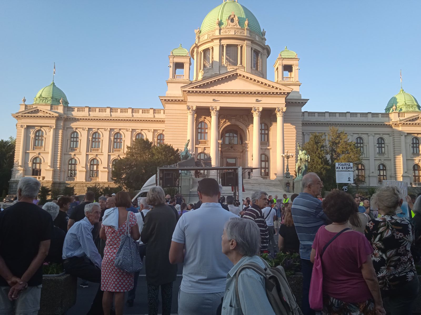 Završen 15. protest "Srbija protiv nasilja": Građani se razišli posle šetnje do Vlade Srbije 9